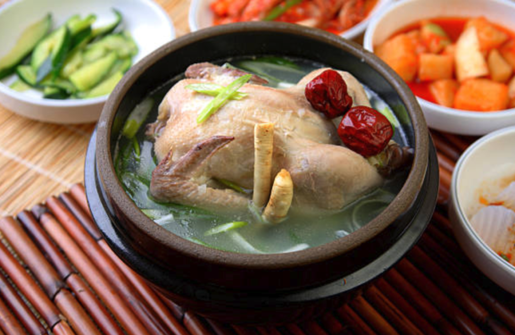 외국인들은 왜 한국의 평범한 밥상에 열광할까? 관광객들이 줄 서는 진짜 이유